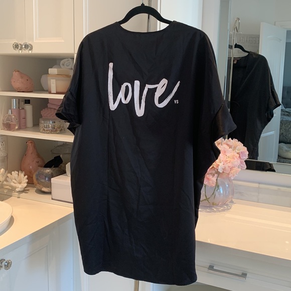 Victoria Secret robe - Picture 2 of 6